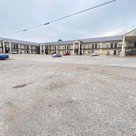 Hiway Inn Express - Kiowa Exteriör bild