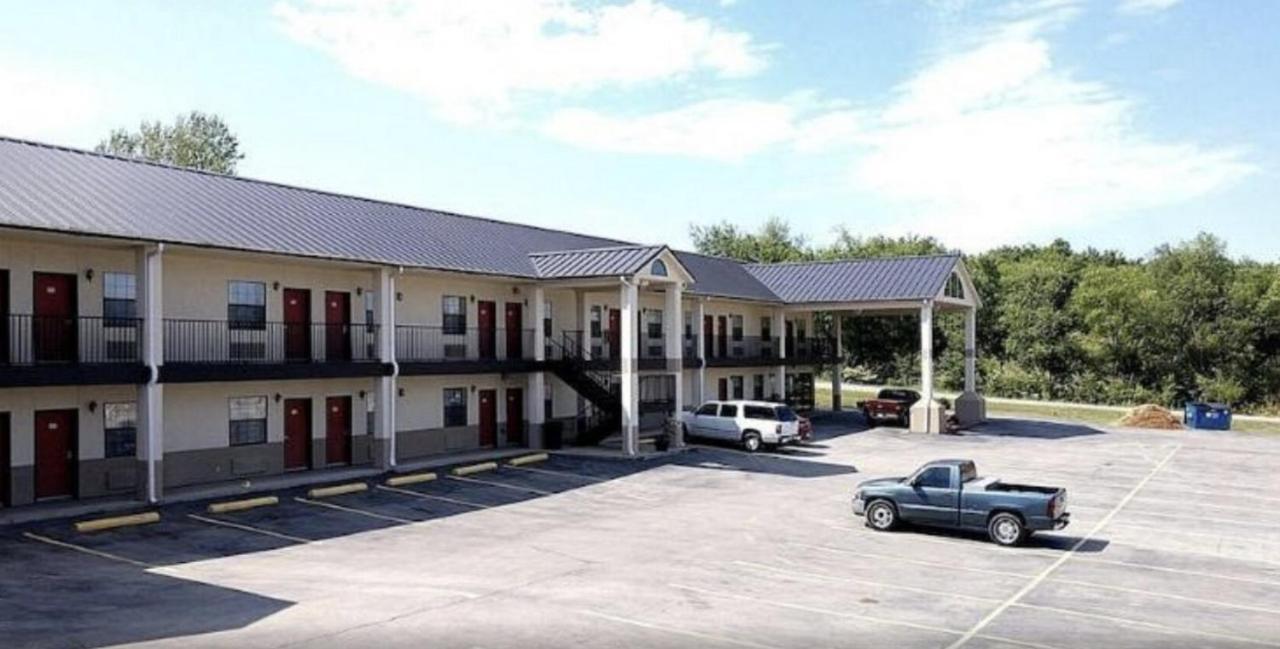 Hiway Inn Express - Kiowa Exteriör bild
