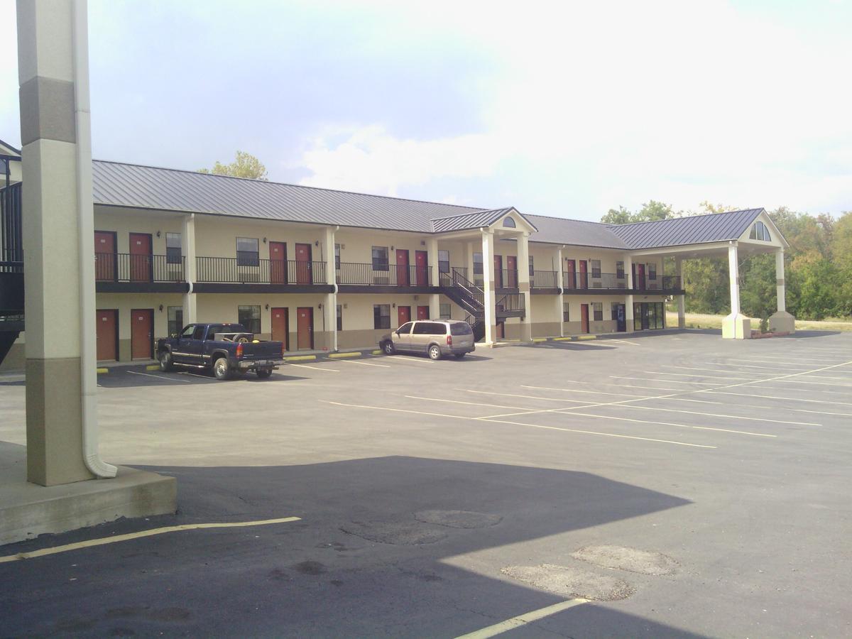 Hiway Inn Express - Kiowa Exteriör bild
