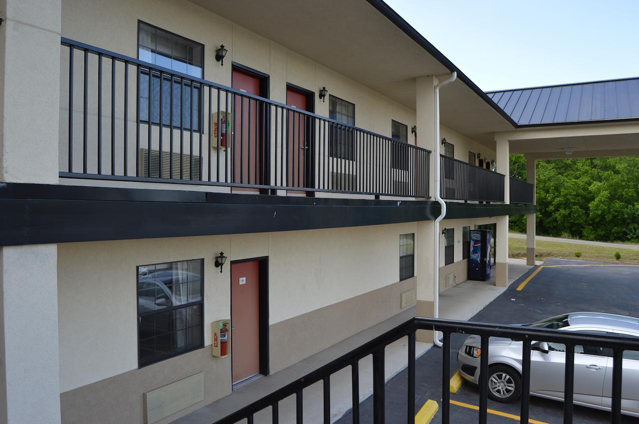 Hiway Inn Express - Kiowa Exteriör bild